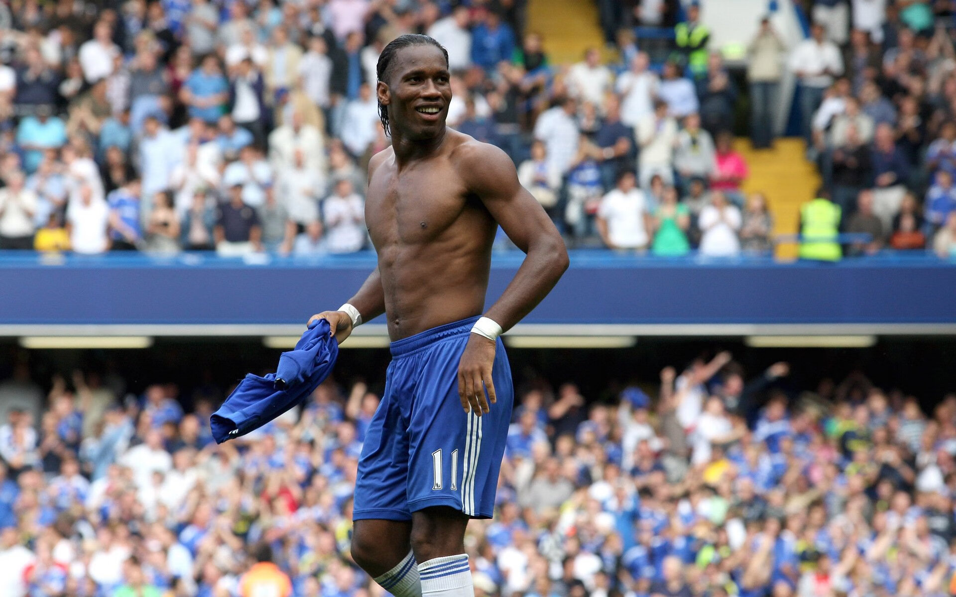 3-1！曼城狂造3神迹，哈兰德双响打崩黑马，瓜帅盛赞比肩梅罗，哈兰德 曼城球迷群